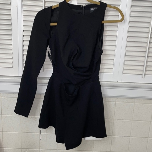 Nasty gal twist stomach one long sleeve shoulder edgy black romper sexy NWT date - Picture 1 of 6